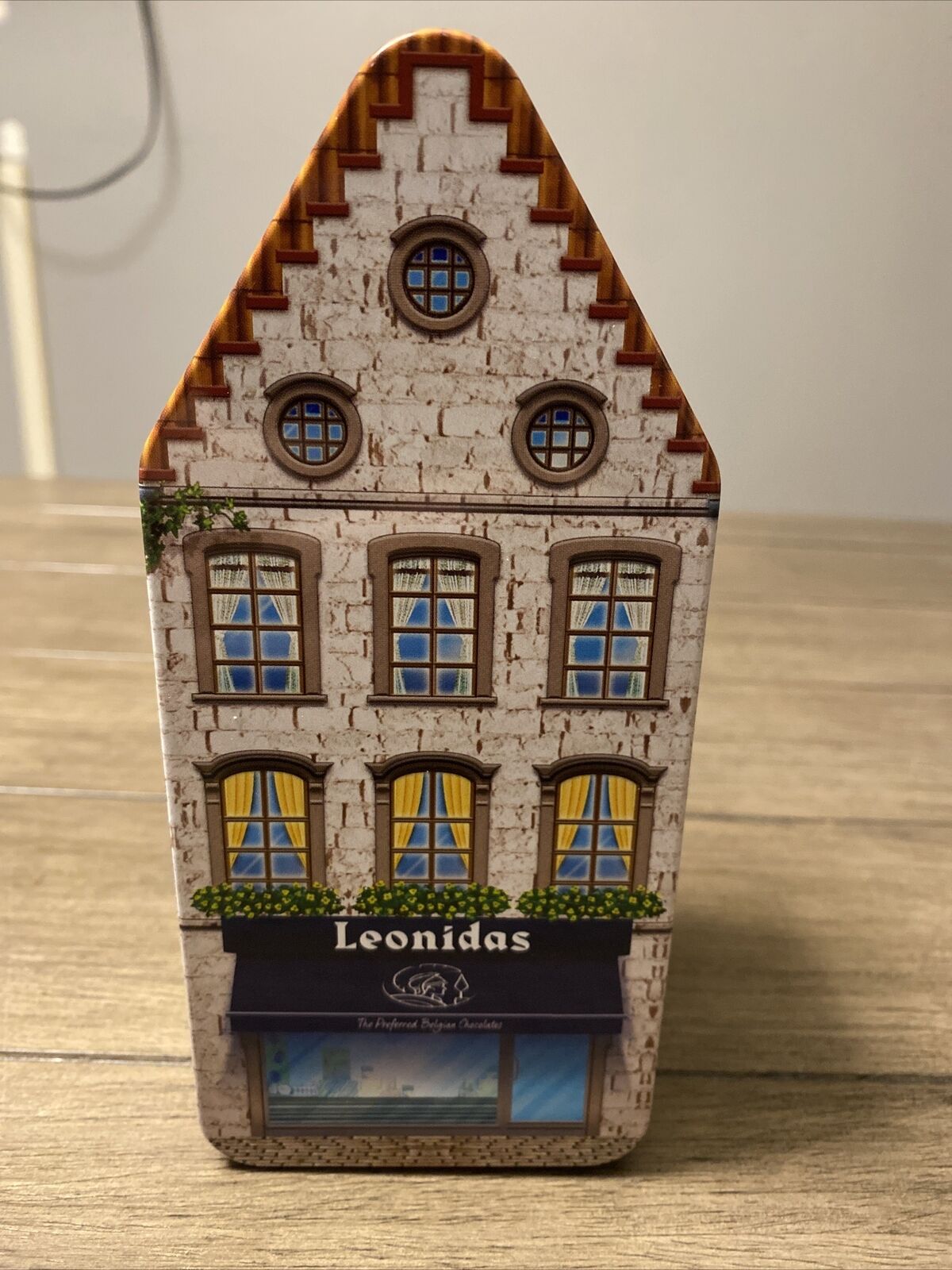 Leonidas Belgian Chocolate House EMPTY Collectable Tin Container Display