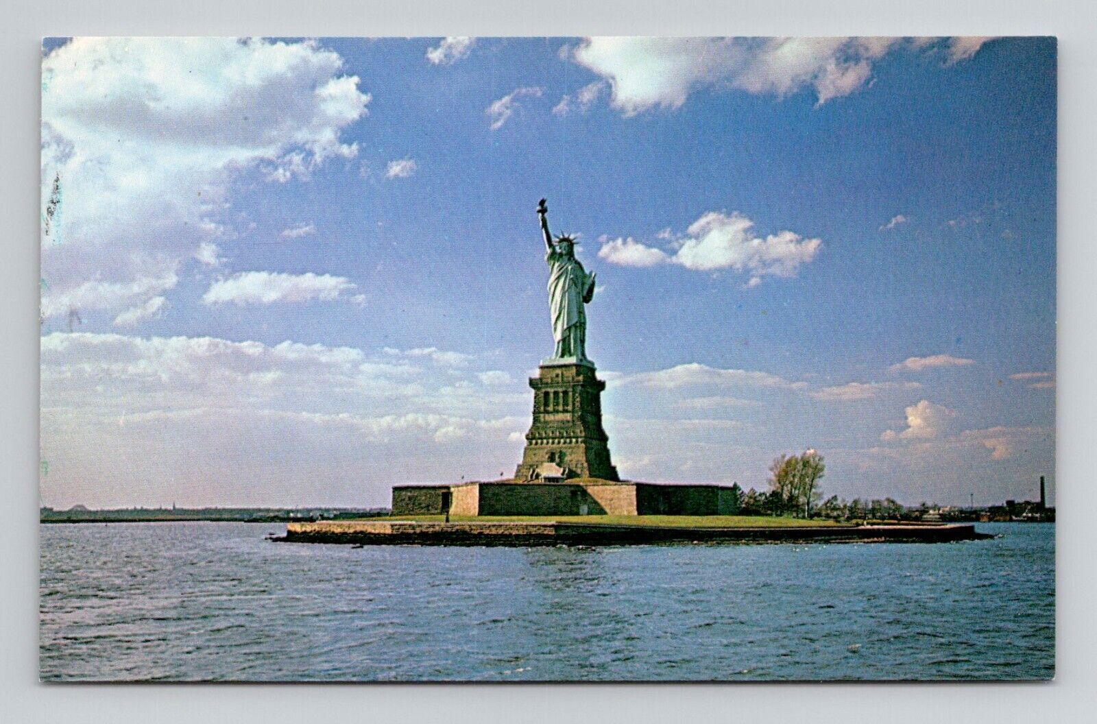 Postcard Statue of Liberty New York City NY, Vintage Chrome N19