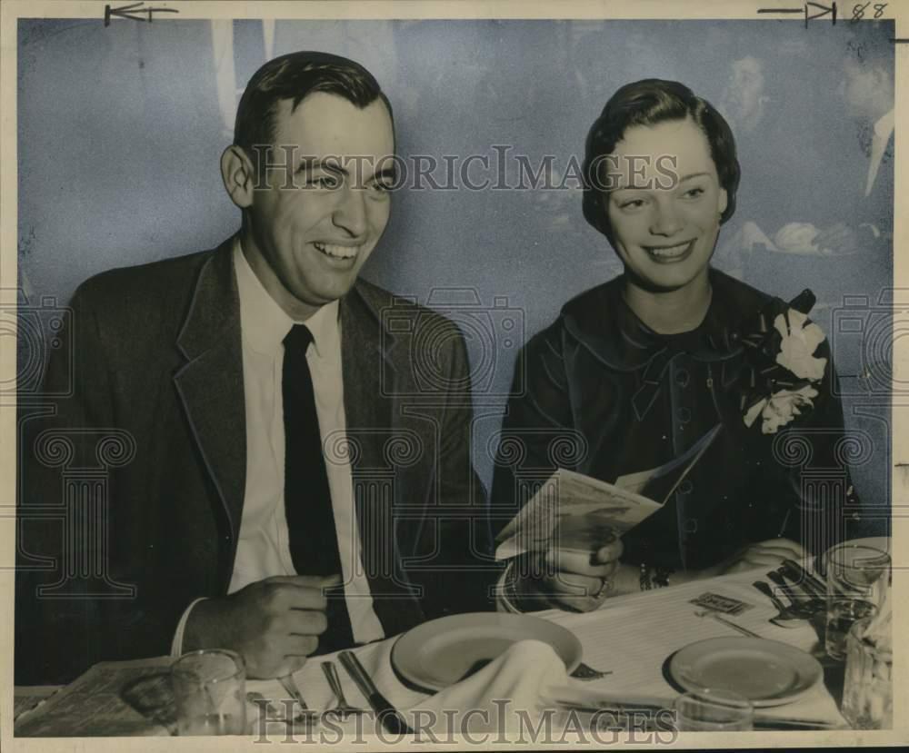 1956 Press Photo Mr. Wesley Woolf and Miss Lucinda Beattie at Dinner - noo66128