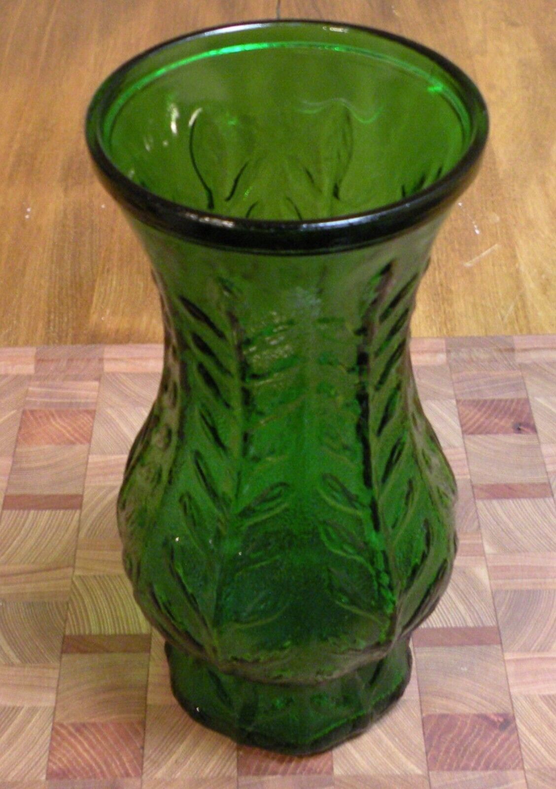 FTD Green Glass Vase Fern Pattern 10 Inch Tall