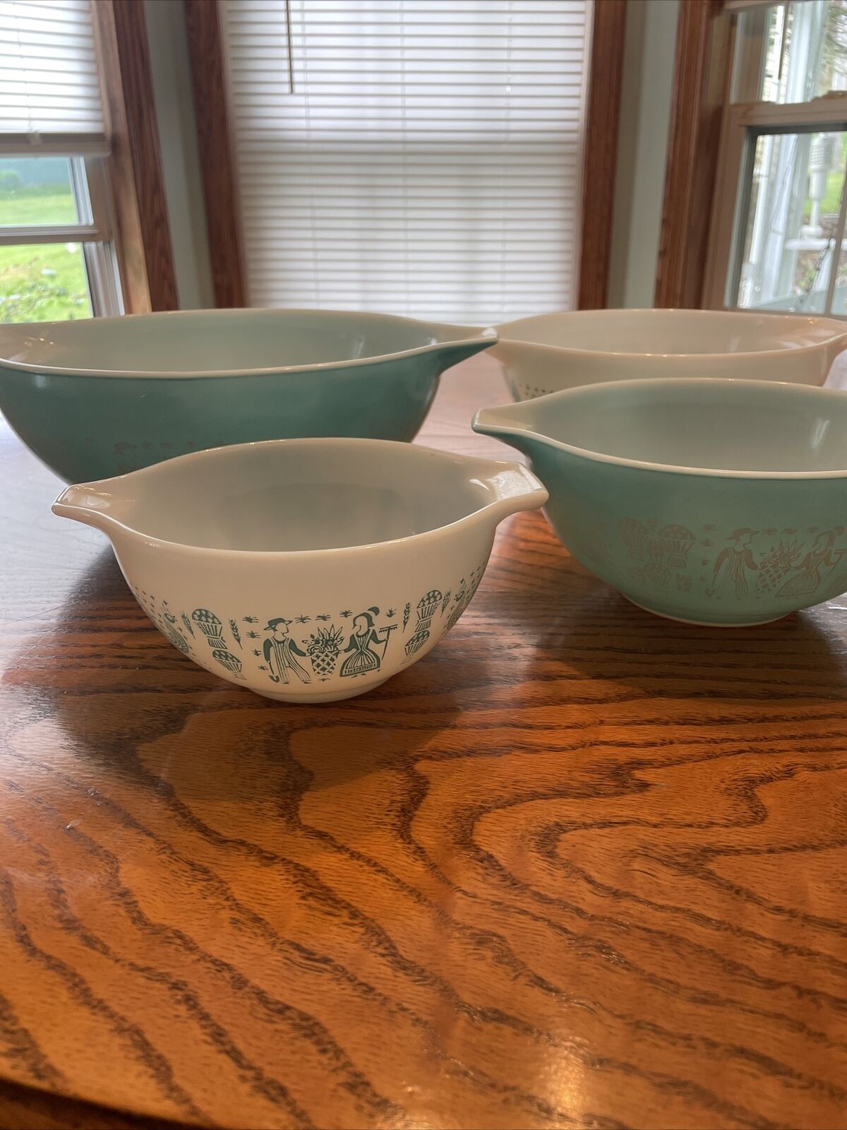 Pyrex BUTTERPRINT AMISH Ovenware Mixing/Nesting Bowls Set 4 Turquoise Excellent