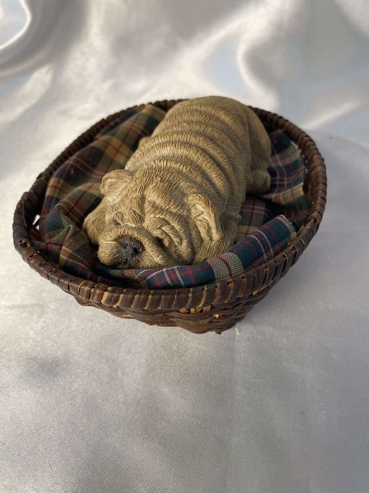 Sandicast Lil Snoozers puppy Wrinkles Bully In Basket Marked 4” Wide