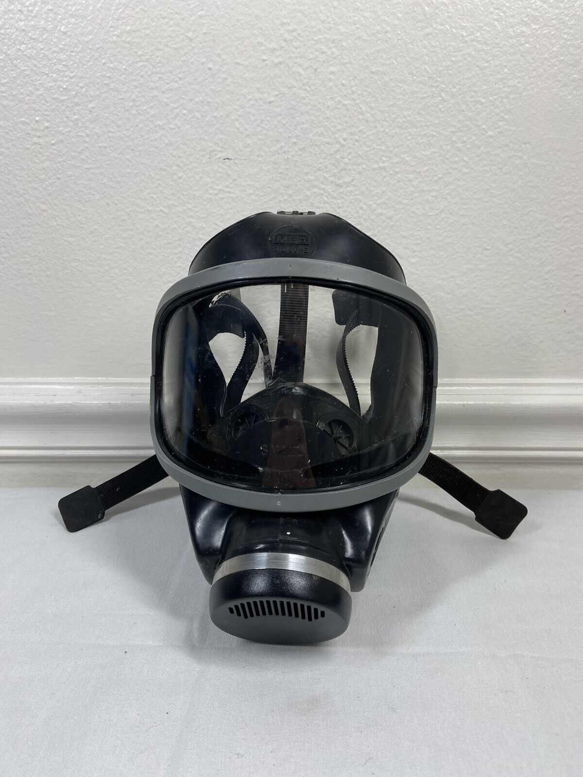 MSA 7-204-1 Ultra Twin Respirator Gas Mask Small - no filters Read Description