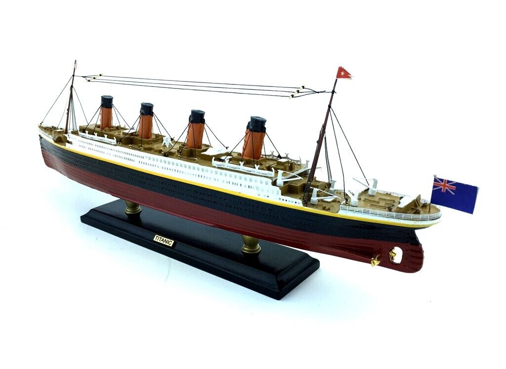 Titanic Limited Model Cruise Ship -15\