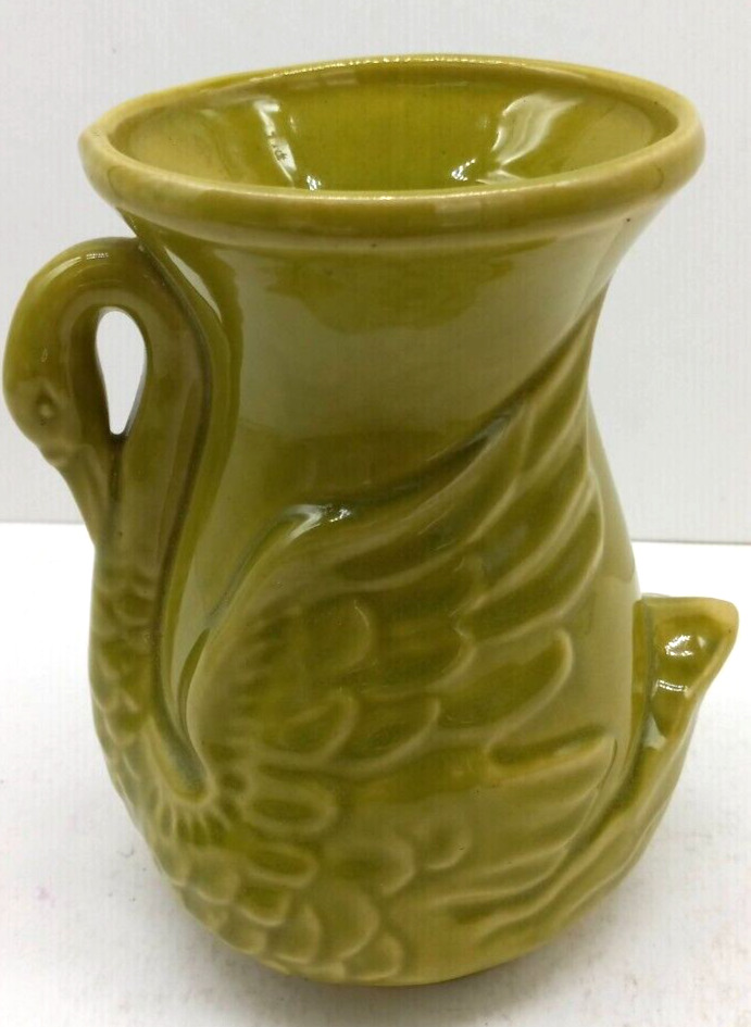 Shawnee Swan Vase #806 light green 6\