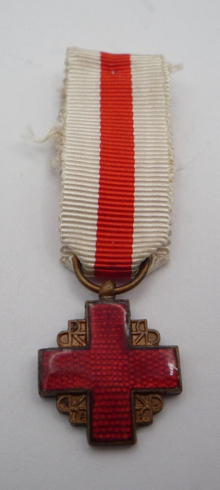 FRANCE / FRENCH RED CROSS MINIATURE MEDAL