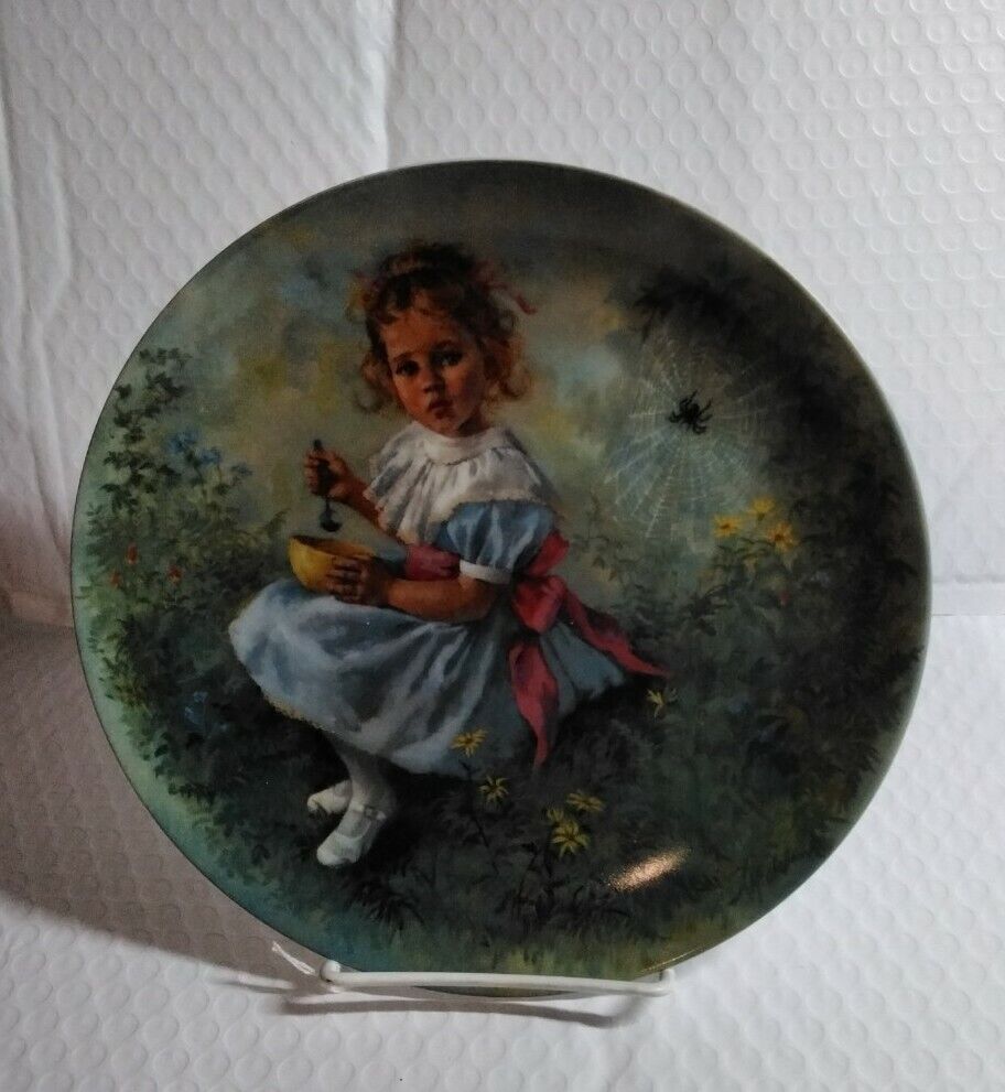 Reco International Corp. Little Miss Muffet 8.5 Decorative Plate