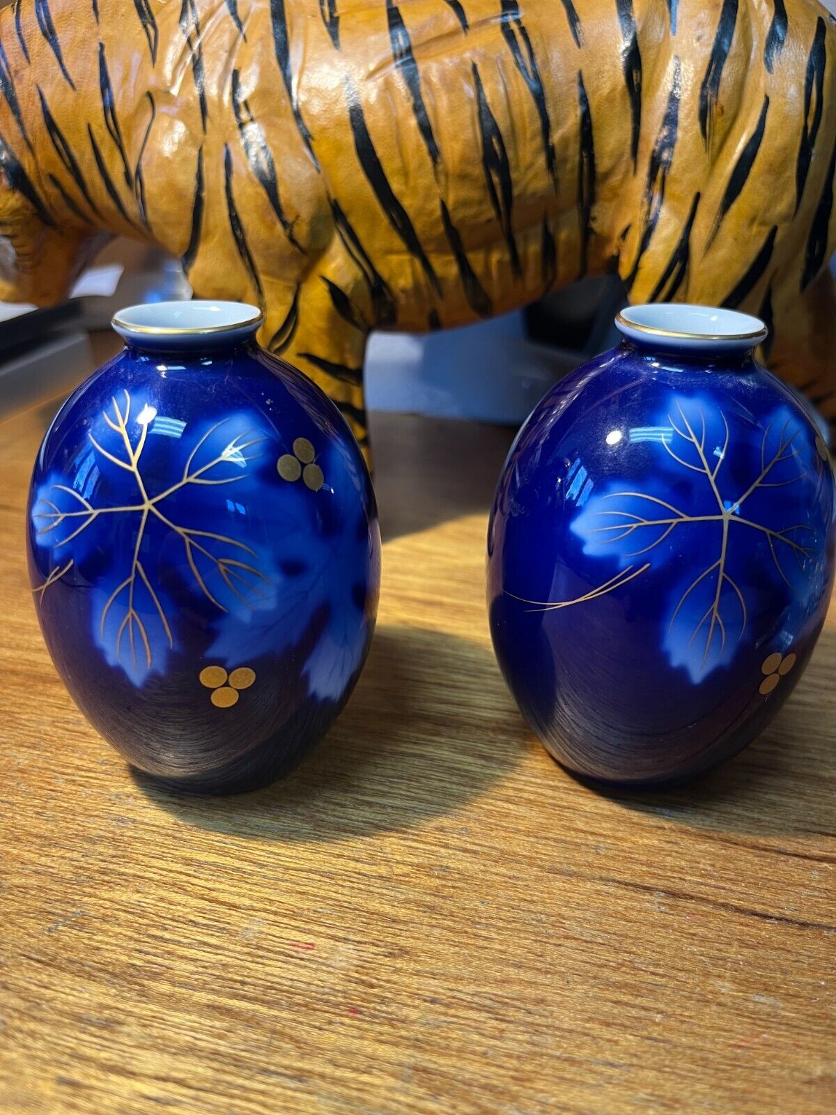 Fukagawa Arita Porcelain Cabinet Bud Vases Leaf & Berry Design Japan Blue & Gold