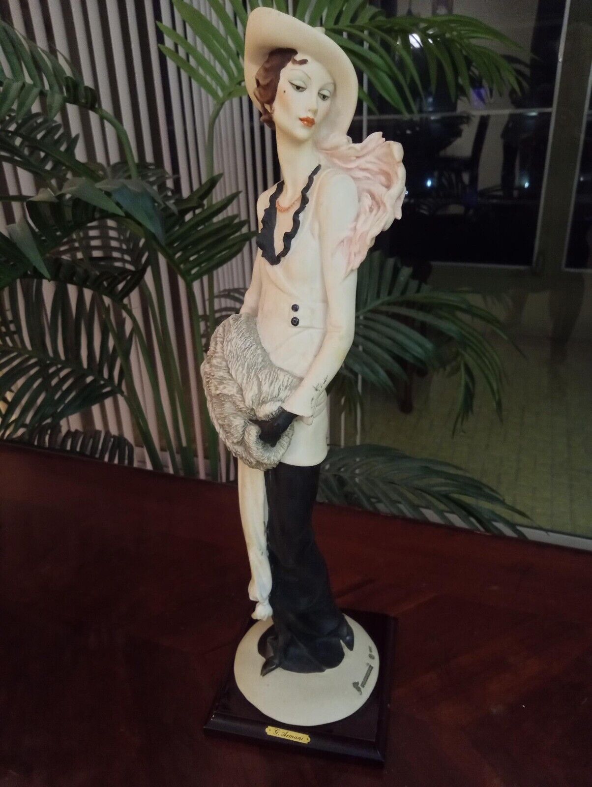 Vintage 1987 Giuseppe Armani 19 Inch Tall Figurine Lady With Muff Florence Italy