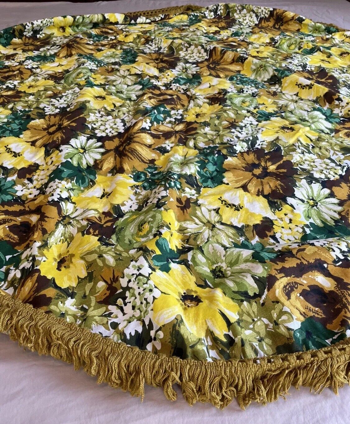 Vintage 1960s Tablecloth Round Floral Print Cotton Fringe 66”