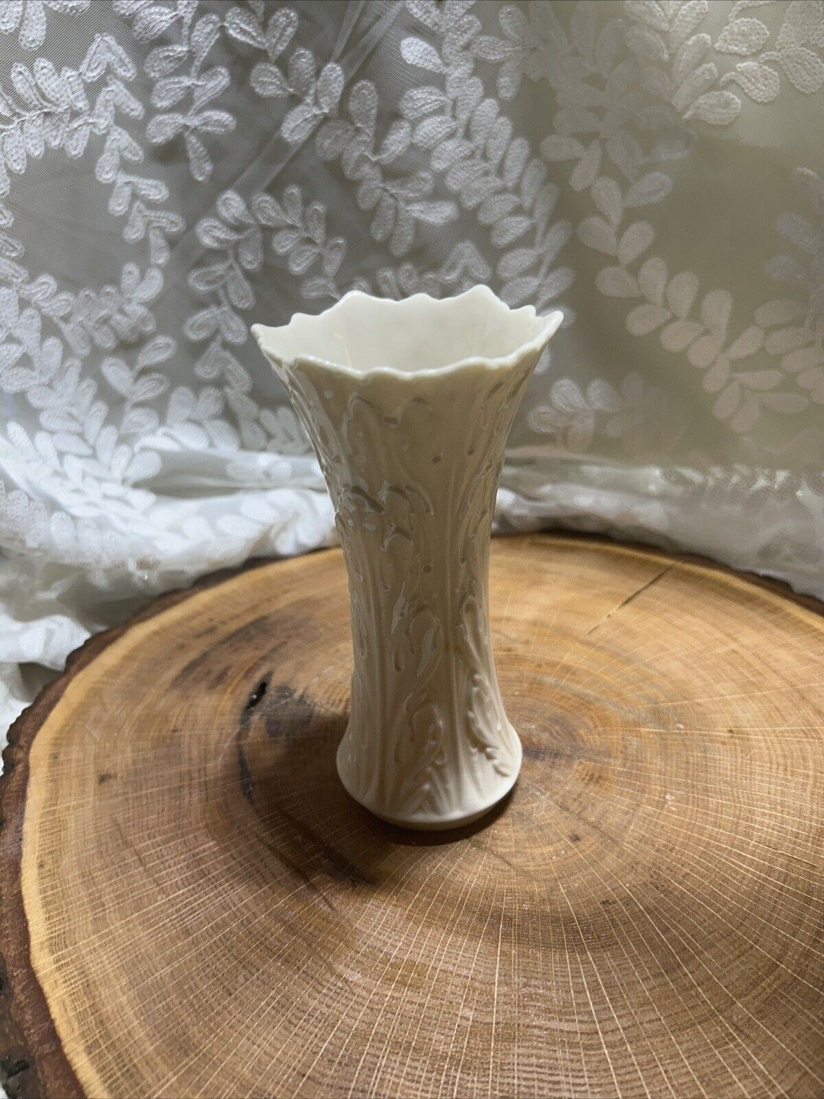 Pristine Vintage Lenox Ivory Color Woodlands Collection Small Porcelain Vase