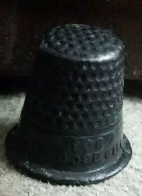 Vintage Antique FOR A GOOD GIRL METAL THIMBLE