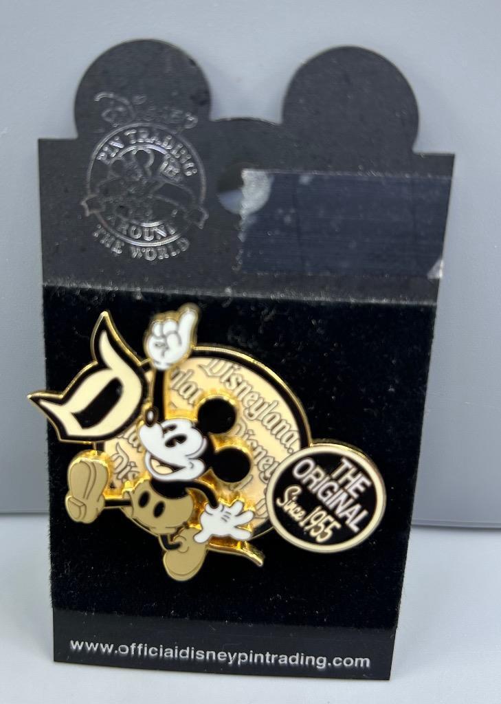 Disneyland The Original Since 1955 Lapel Pin Badge 3D Mickey Mouse Disney