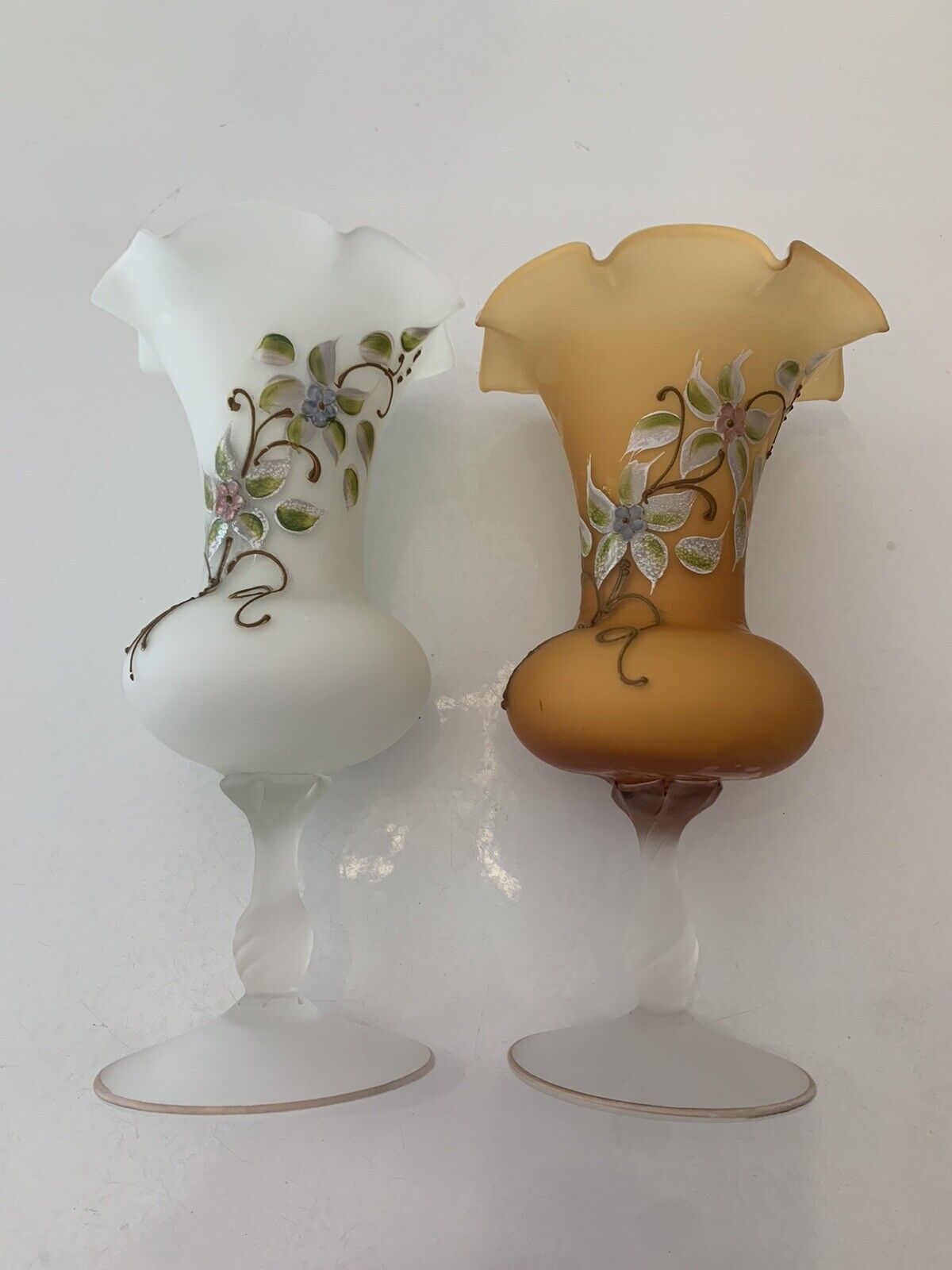 Vintage Ruffled Top W/ Bottom Gold Trim Vase Floral Hand Painted Set