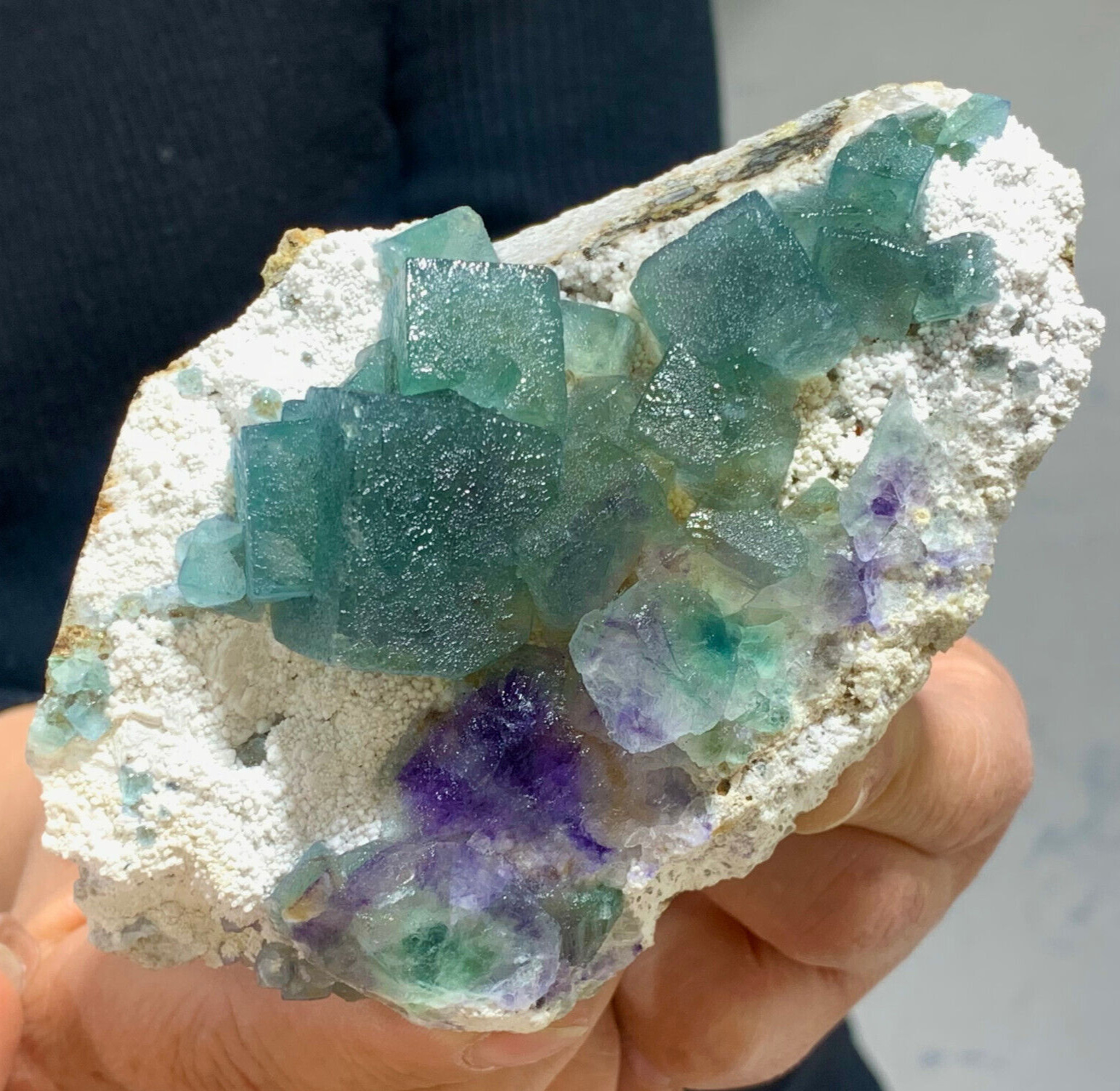 431G Rare Transparent BLUE Cube Fluorite Mineral Crystal Specimen/China