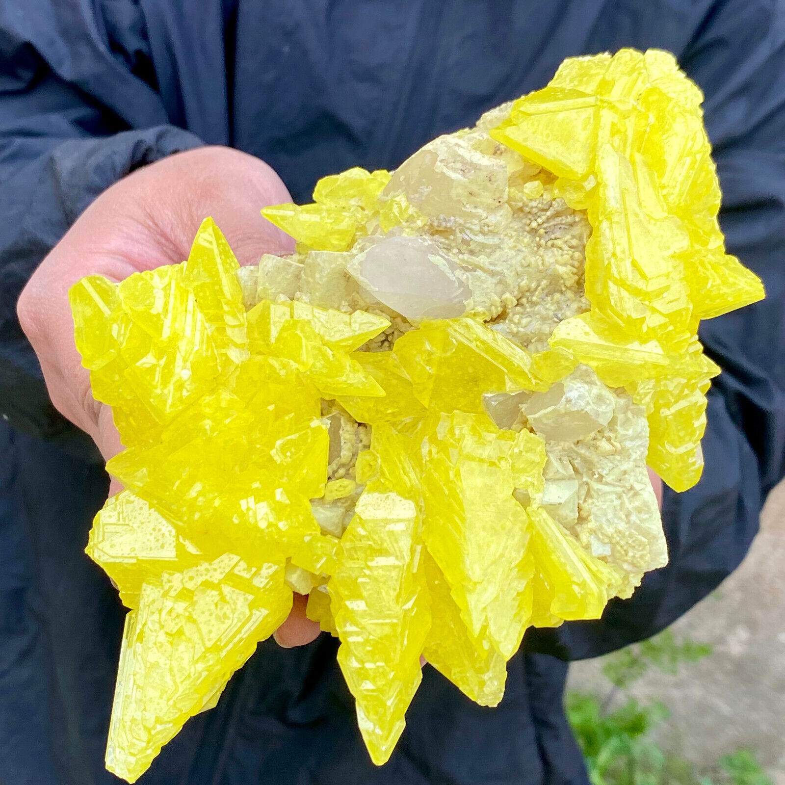 1.5LB Rare yellow sulfur crystal quartz crystal mineral specimen