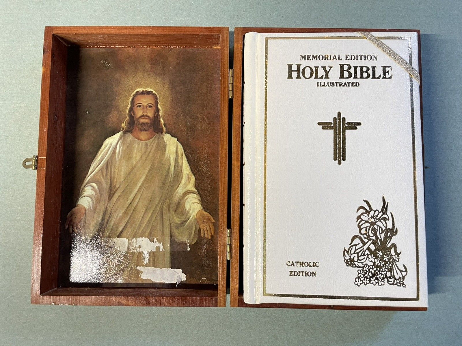 Vintage THE HOLY BIBLE in a Wood Box Memorial Edition Illustrated Catholic 1976