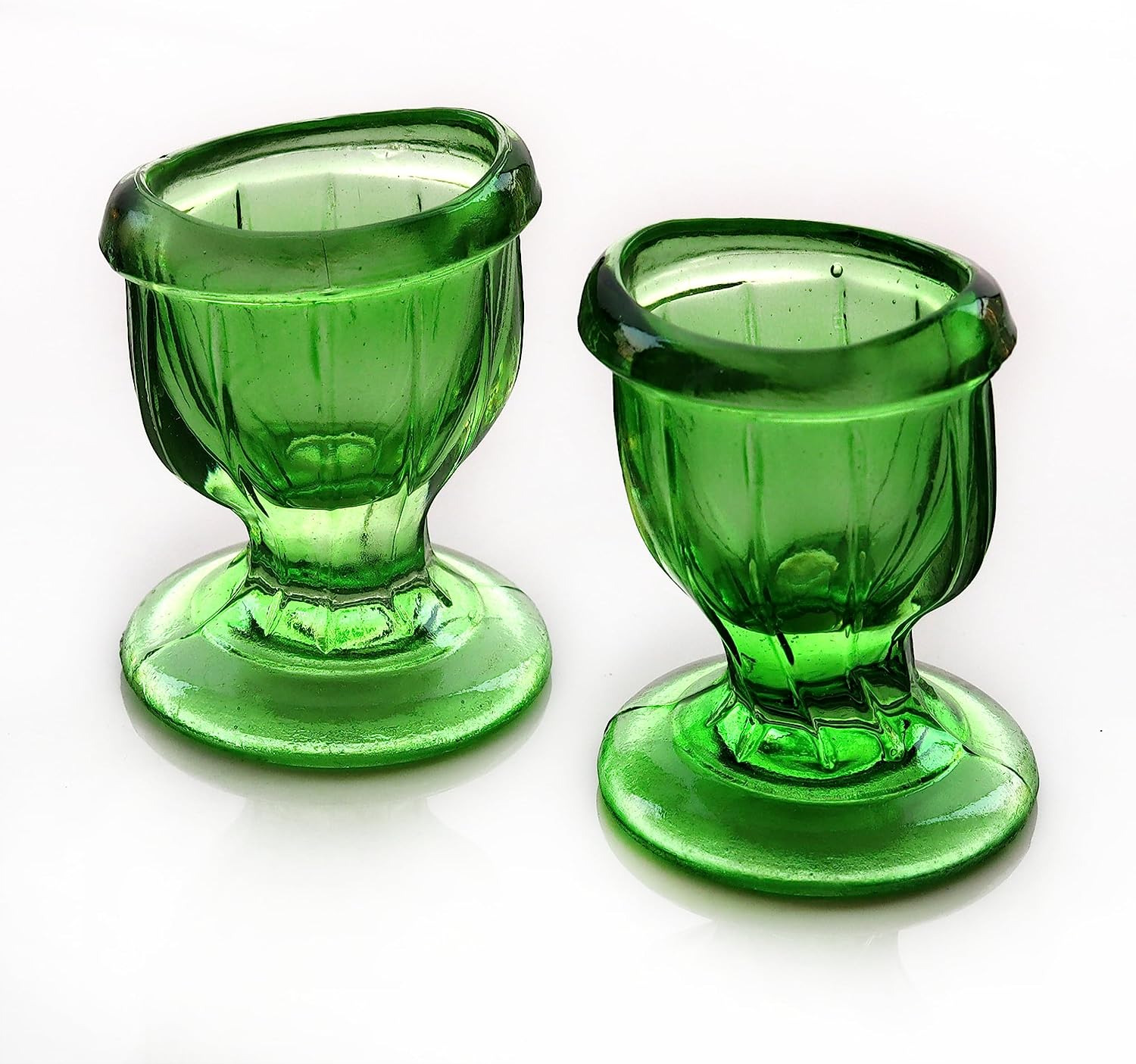 - Glass Eye Wash Cup Set of 2Keep Your Eyes Clean and Healthy with Storage Cont
