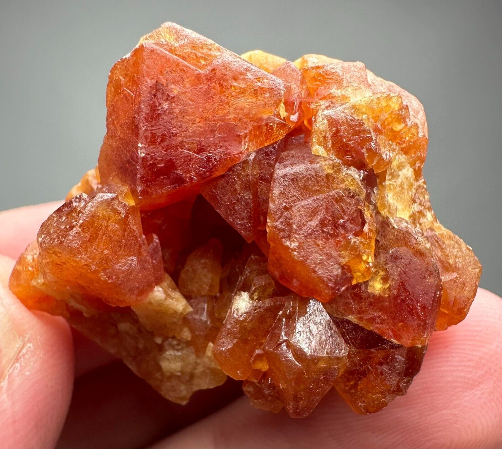 192 Ct. Fluorescent Extremely Rare Scheelite Crystals Bunch @Pari, Kharmang Dist