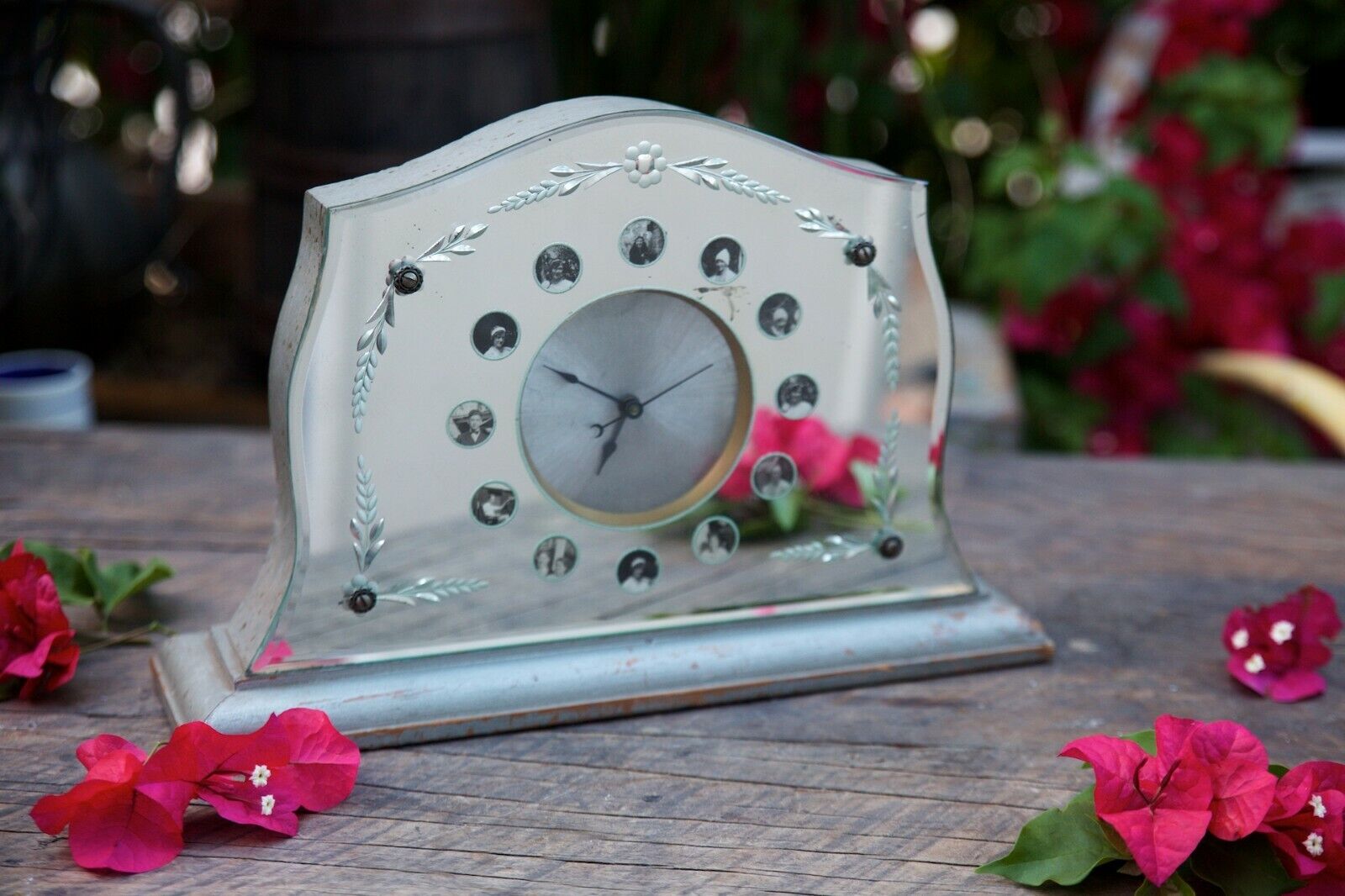 Stunning Vintage 1930\'s Art Deco Beveled Floral Etched Mirrored Mantel Clock