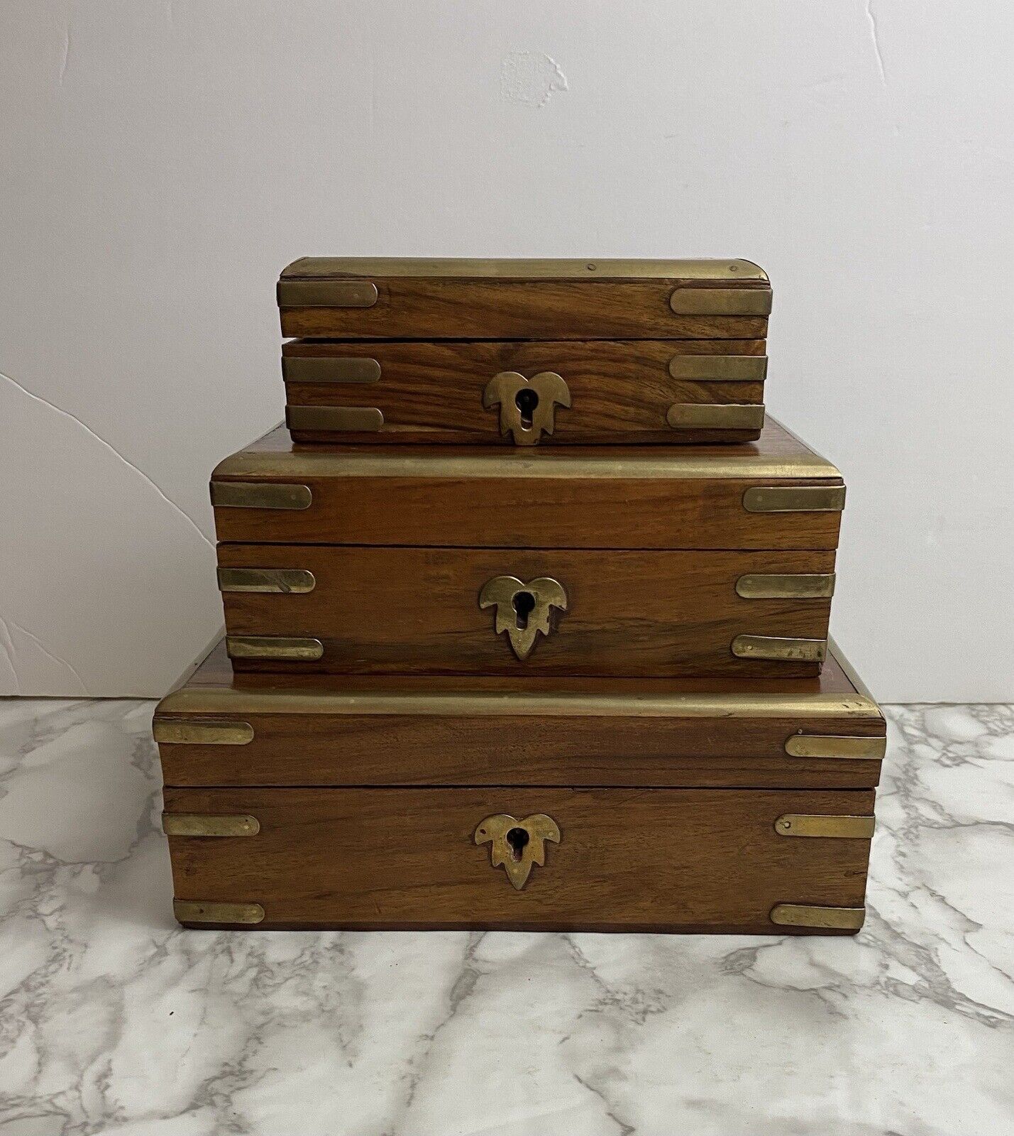 Exquisite Vtg Wooden Nesting / Stackable Trinket Boxes w/ Brass Inlay - Set of 3