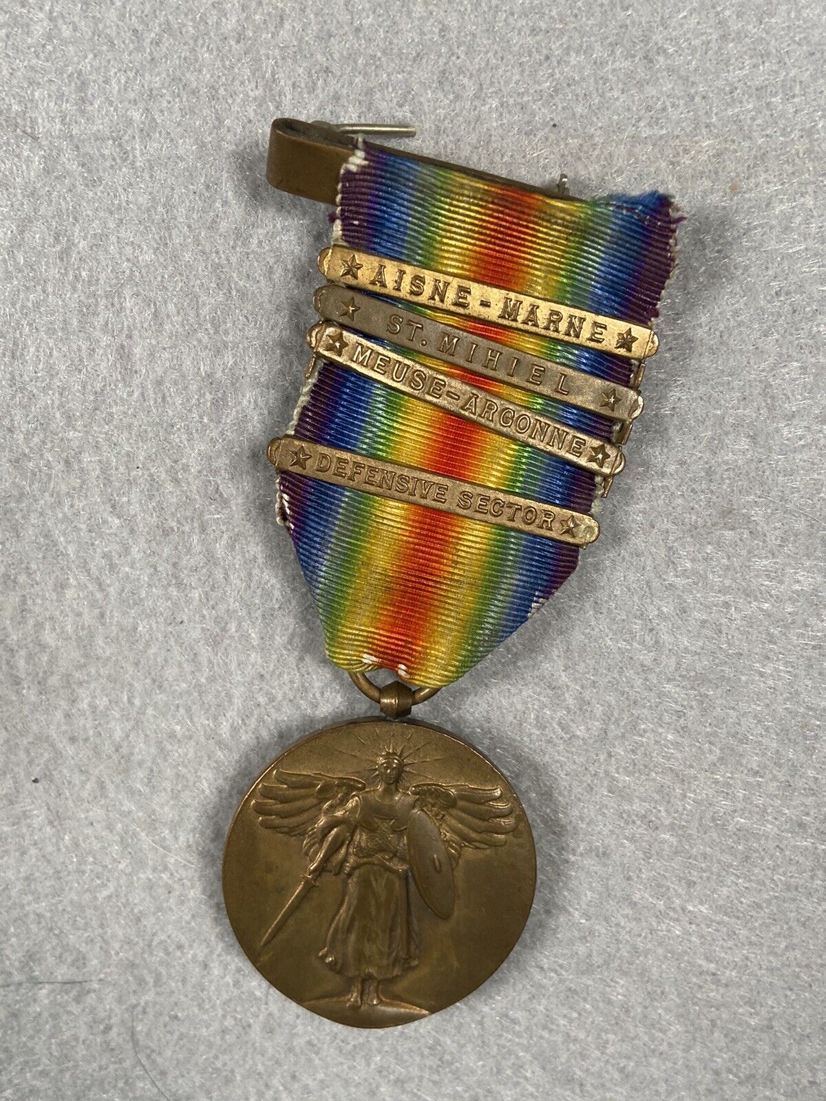 Vintage WW1 US VICTORY MEDAL WITH 4 Bars Us Military Badge Pin