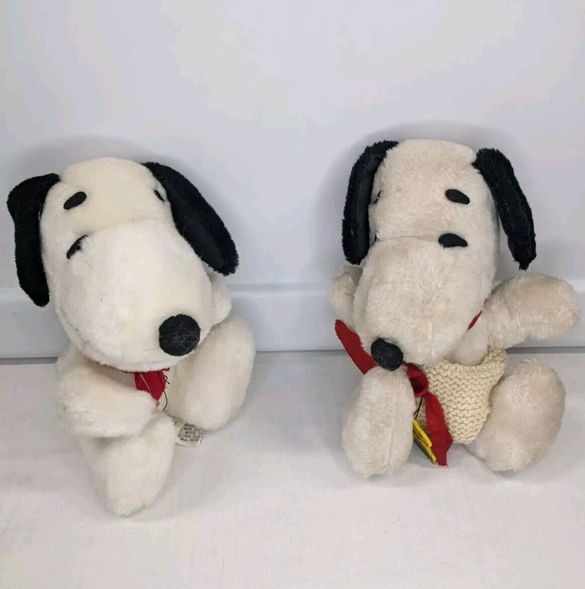 2 x Vintage 1968 Snoopy Plush United Feature Syndicate Stuffed Dog Peanuts Toys