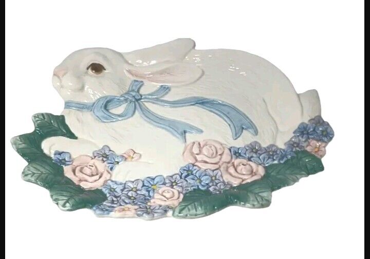 Retired  collectible bunny plate by Fitz and Floyd- Chip Free- Easter and Spring