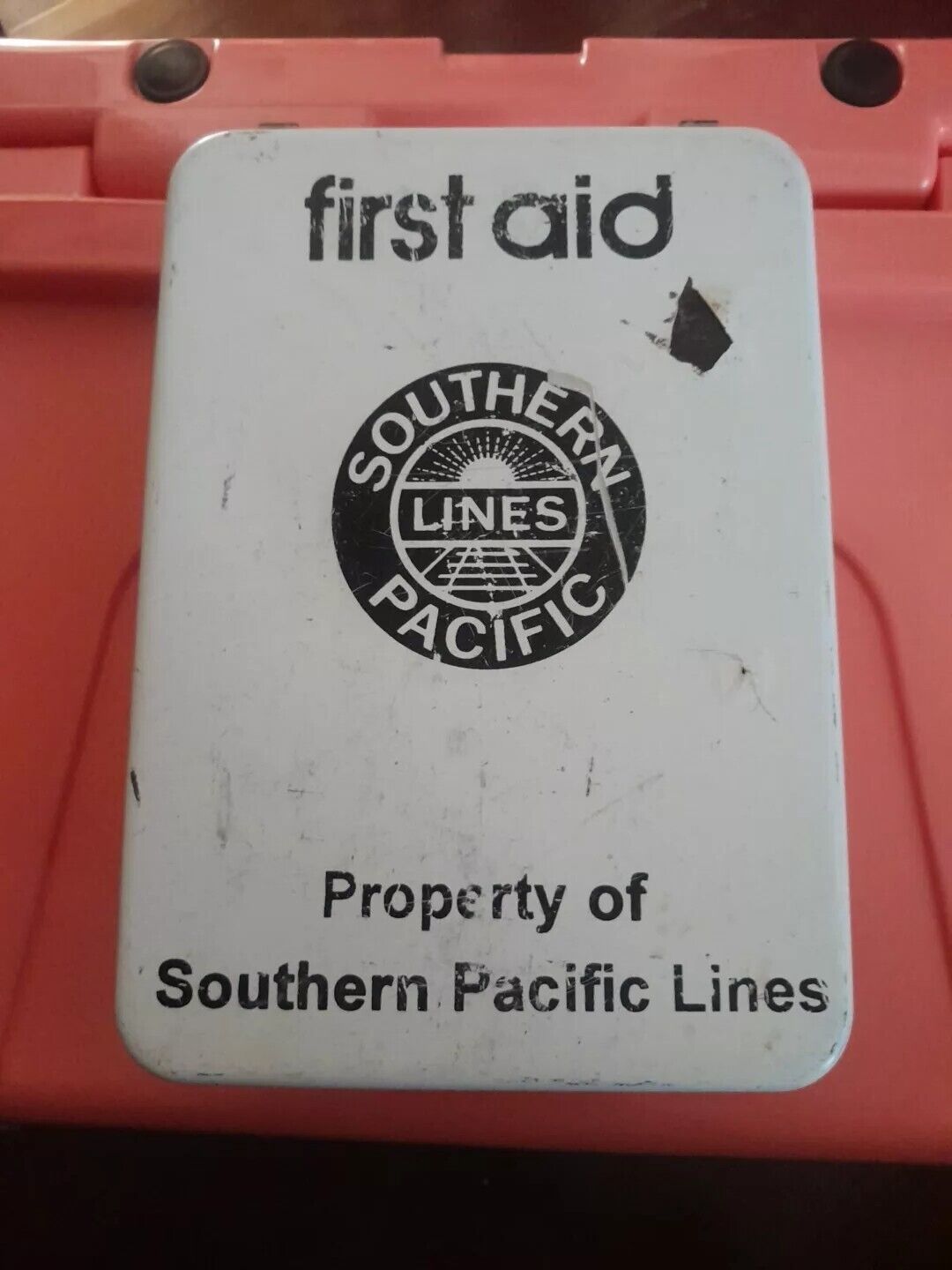Empty Vintage Southern Pacific Lines Railroad Metal First Aid Box...(NEEDS TLC)
