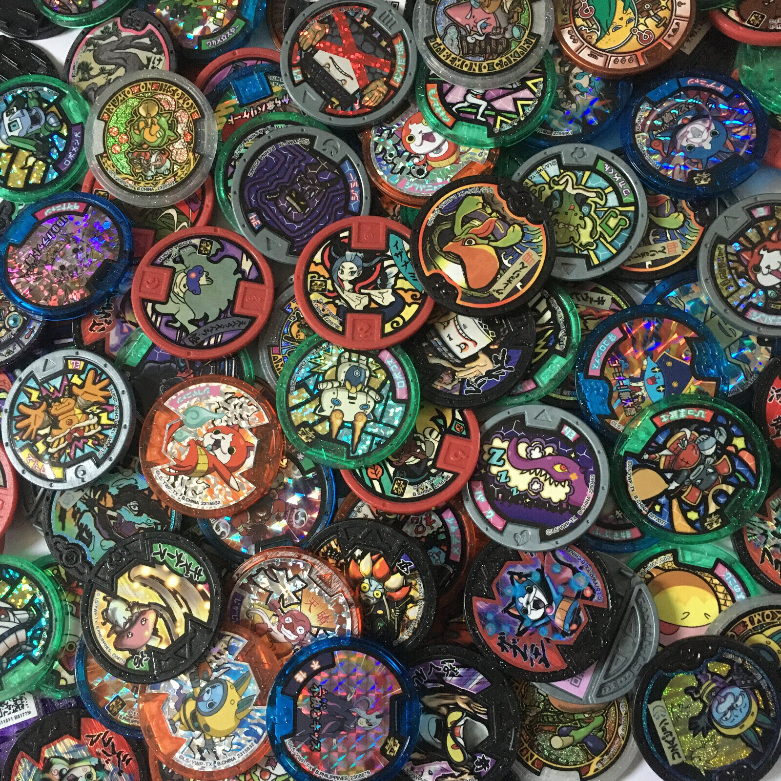Lot of 100 Yo-Kai Watch Medals Random Mix (Not duplicate) Normal & Holo 