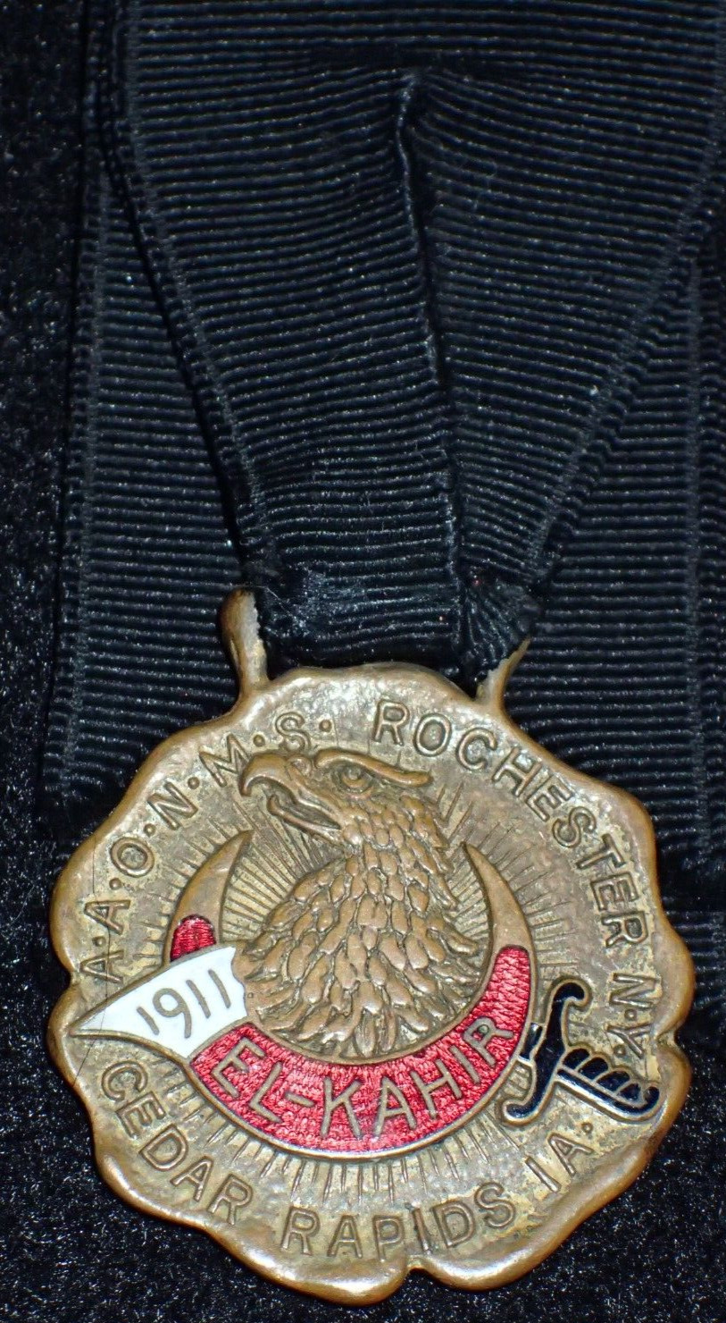 1911 AAONMS Shriners Rochester NY Cedar Rapids IA El Kahir Medal Fob, Robbins Co