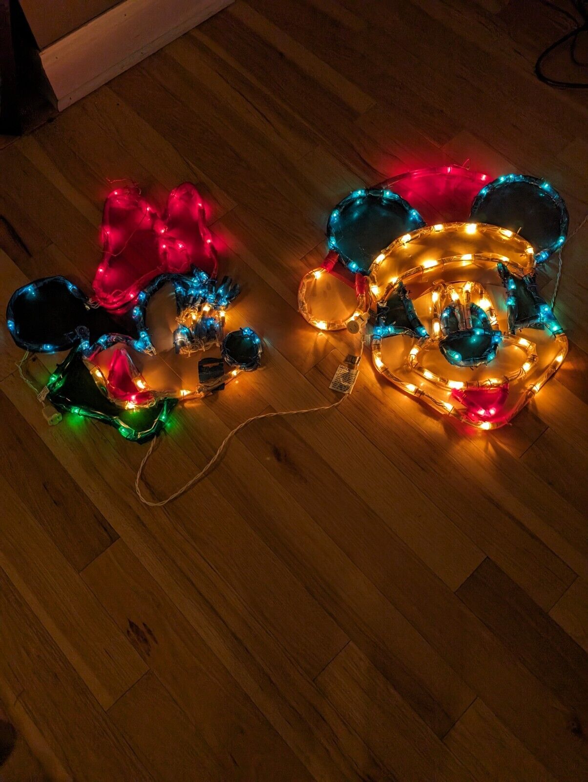 Lot of 2 Vintage Mr Christmas Mickey Minnie Mouse Unlimited Rope Light Sculpture