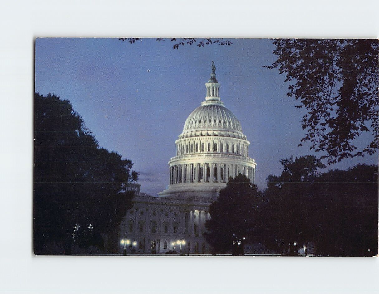 Postcard The National Capitol Building Washington District of Columbia USA