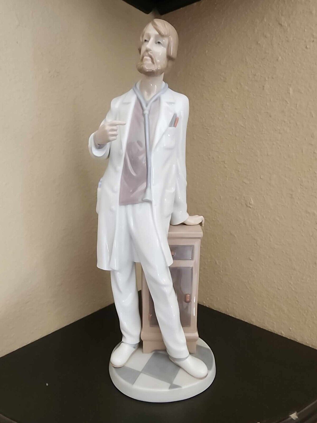 Lladró Male Physician #5948 In Mint Condition FAST SHIPPING
