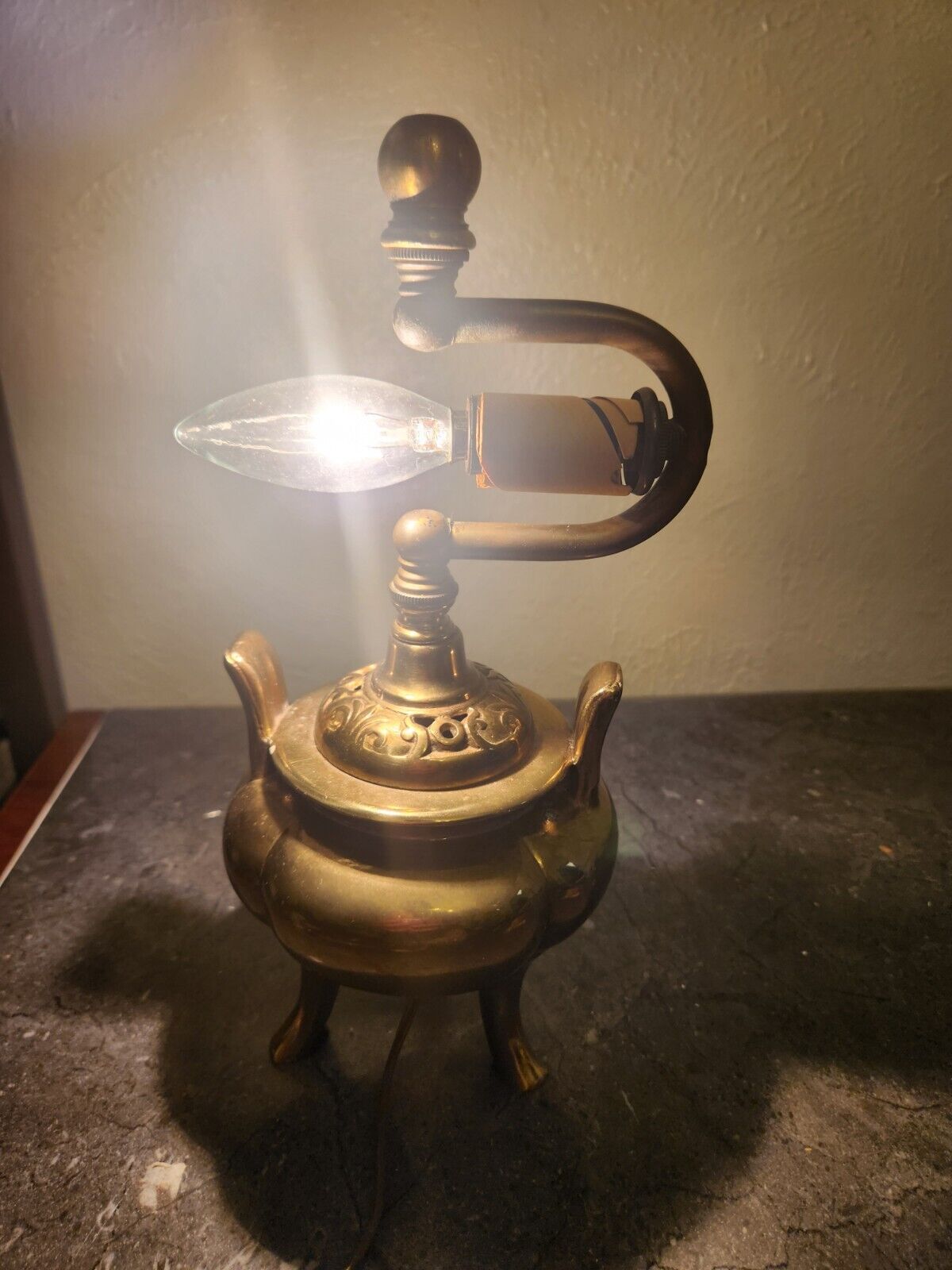 9 inch solid brass table lamp vintage