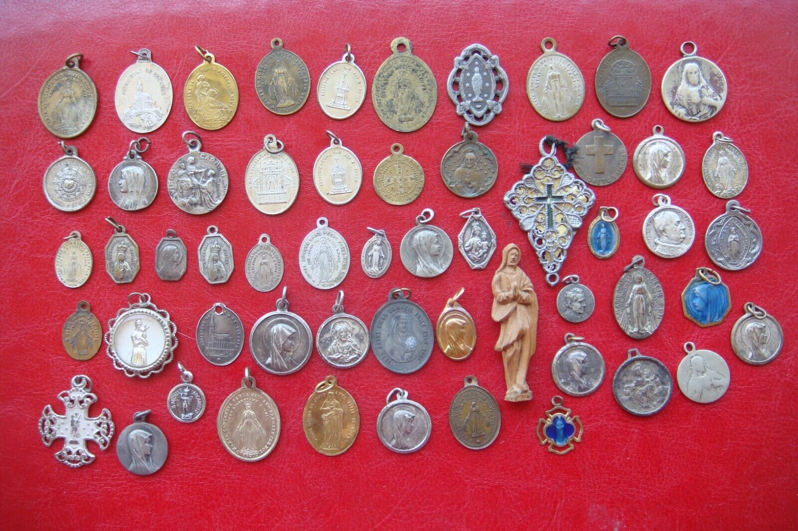 LOT OF 56 PCS DIFFERENT SAINTS ANTIQUE RELIGIOUS BEAUTIFULLY DETAILED RARE MEDAL