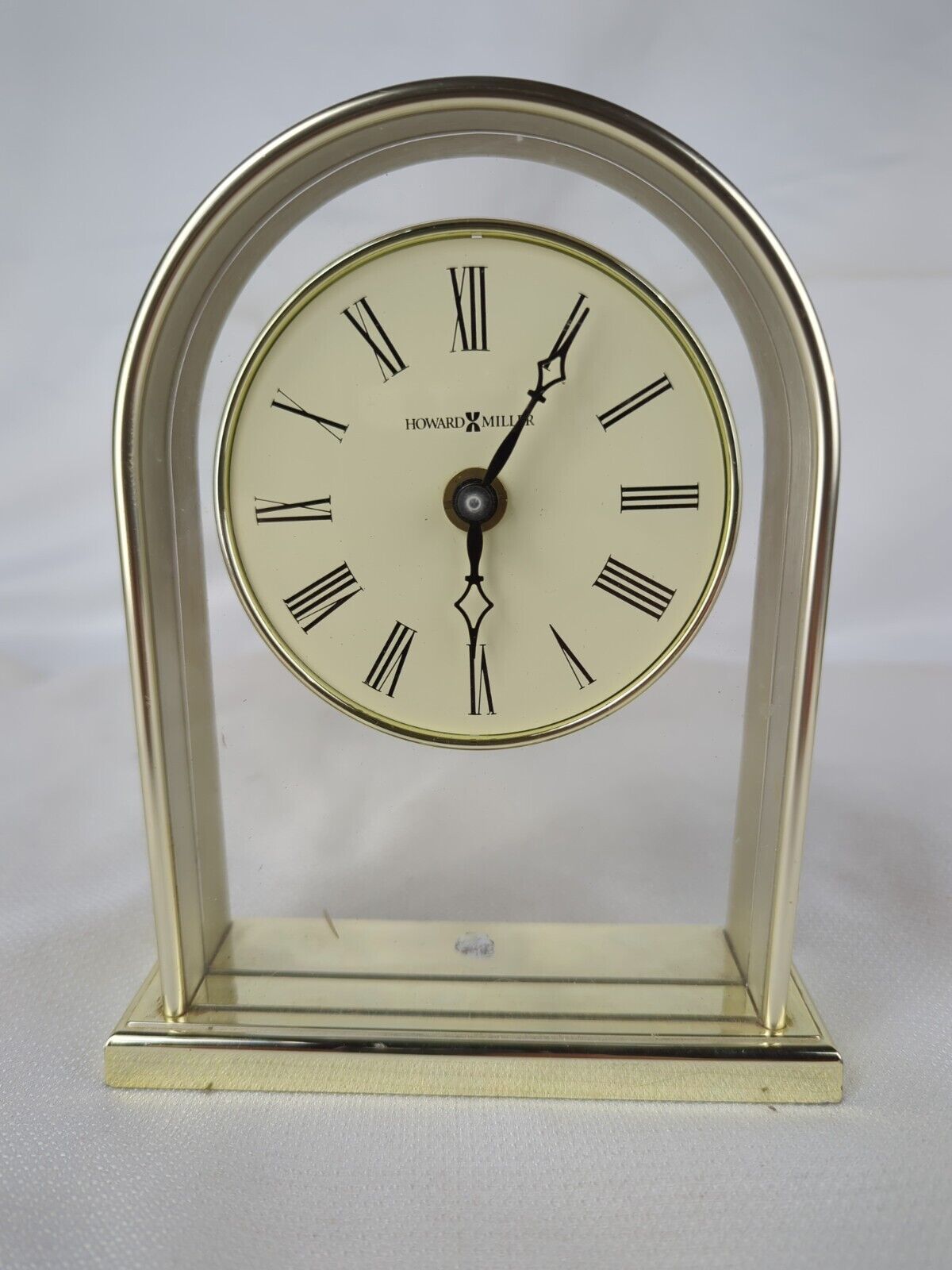 Howard Miller Model 613-118A Desk Mantle Clock Gold Finish Quartz