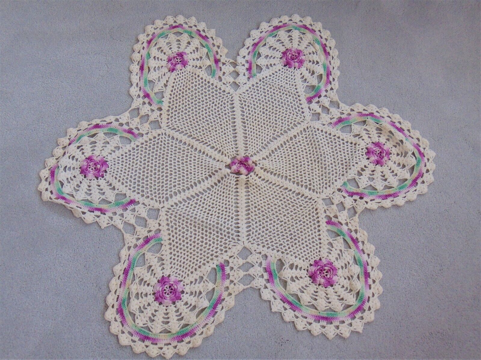Vintage 1950\'s-1960\'s Handmade Crochet Protector Doiliy Multi-Color 1 Item   #9 