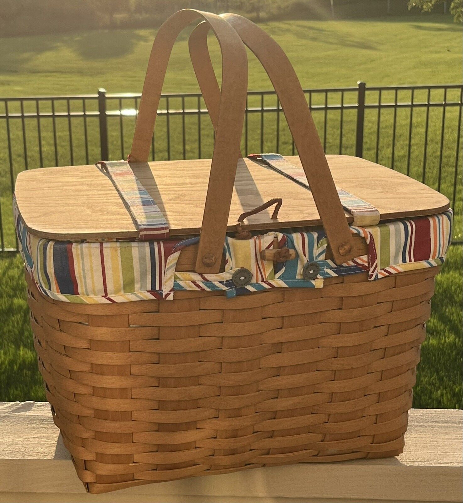 Longaberger 2004 LARGE 17” Picnic Basket With Insert and Riser