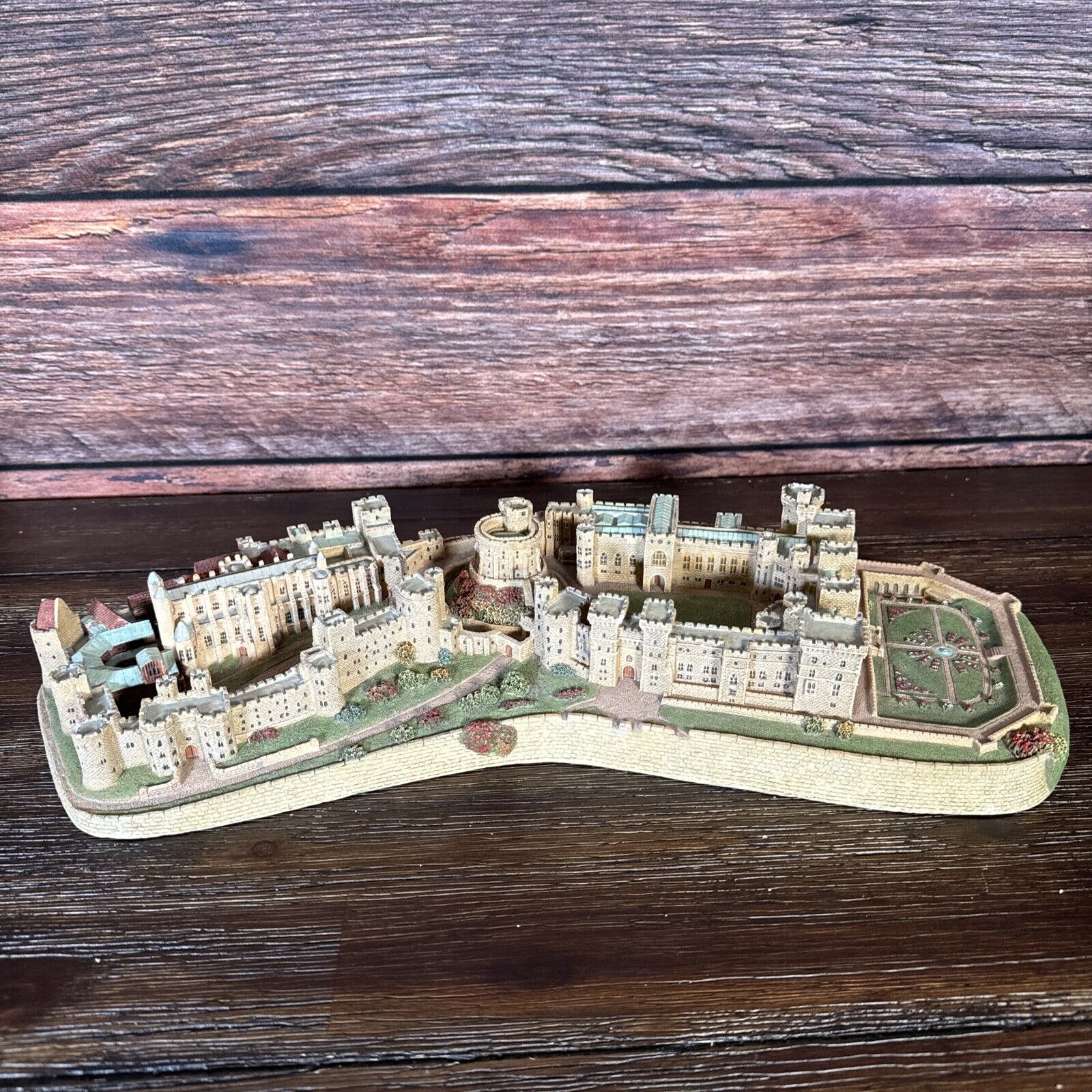 1995 Danbury Mint - Windsor Castle - Castles of the British Monarchy - No Box