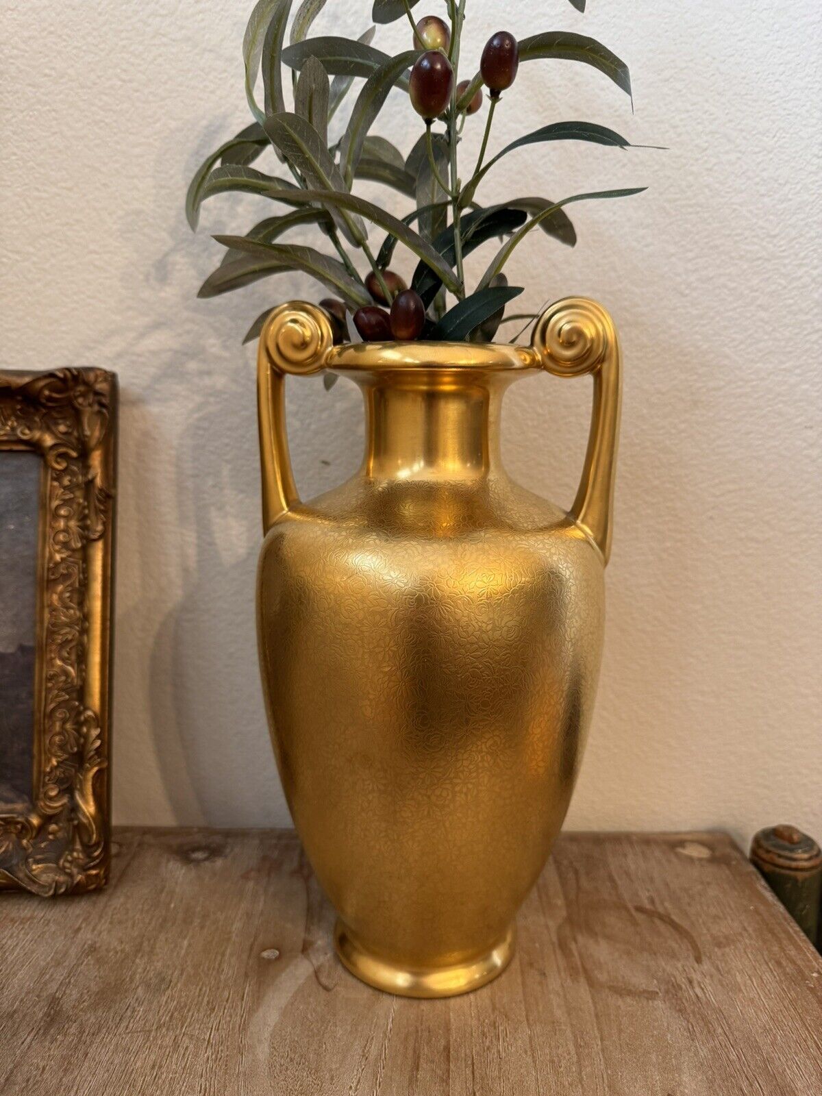 Vtg Pickard China Gold Encrusted Vase Etched Florals #898
