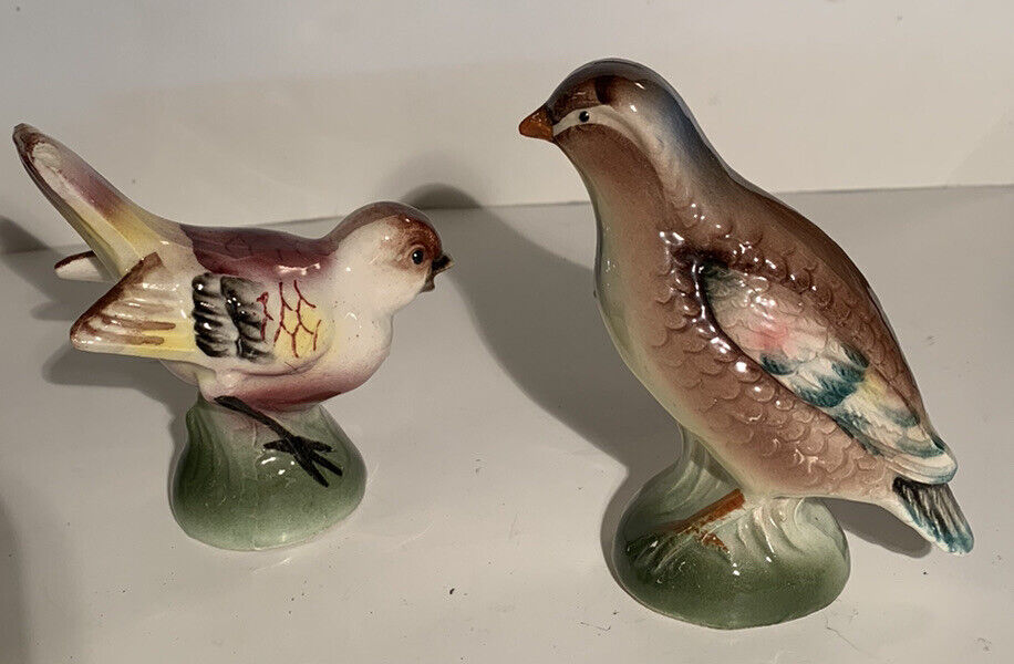 Vintage hand painted bird salt & pepper shakers 