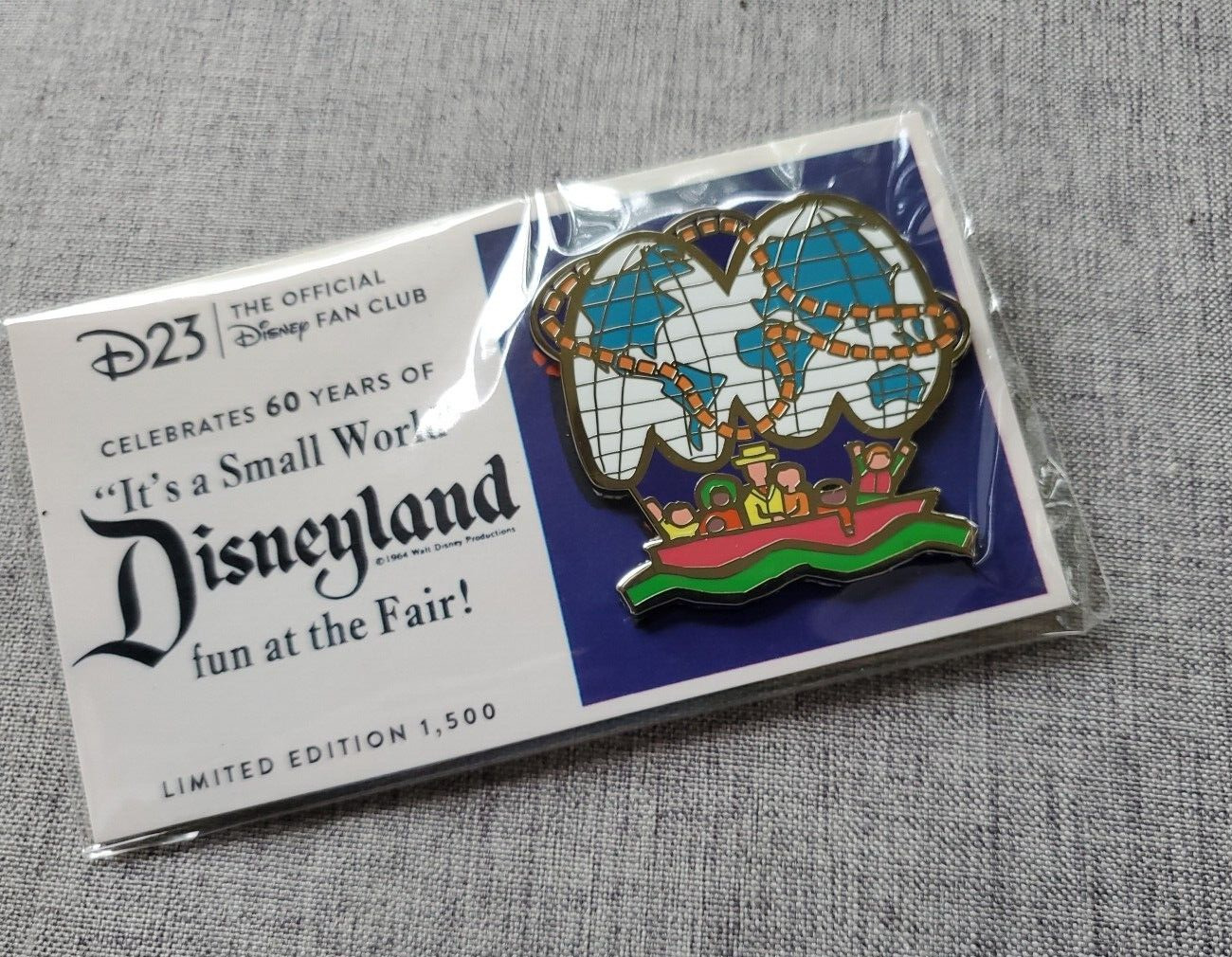 D23-Exclusive \'\'it\'s a small world\'\' 60th Anniversary Pin – Limited Edition