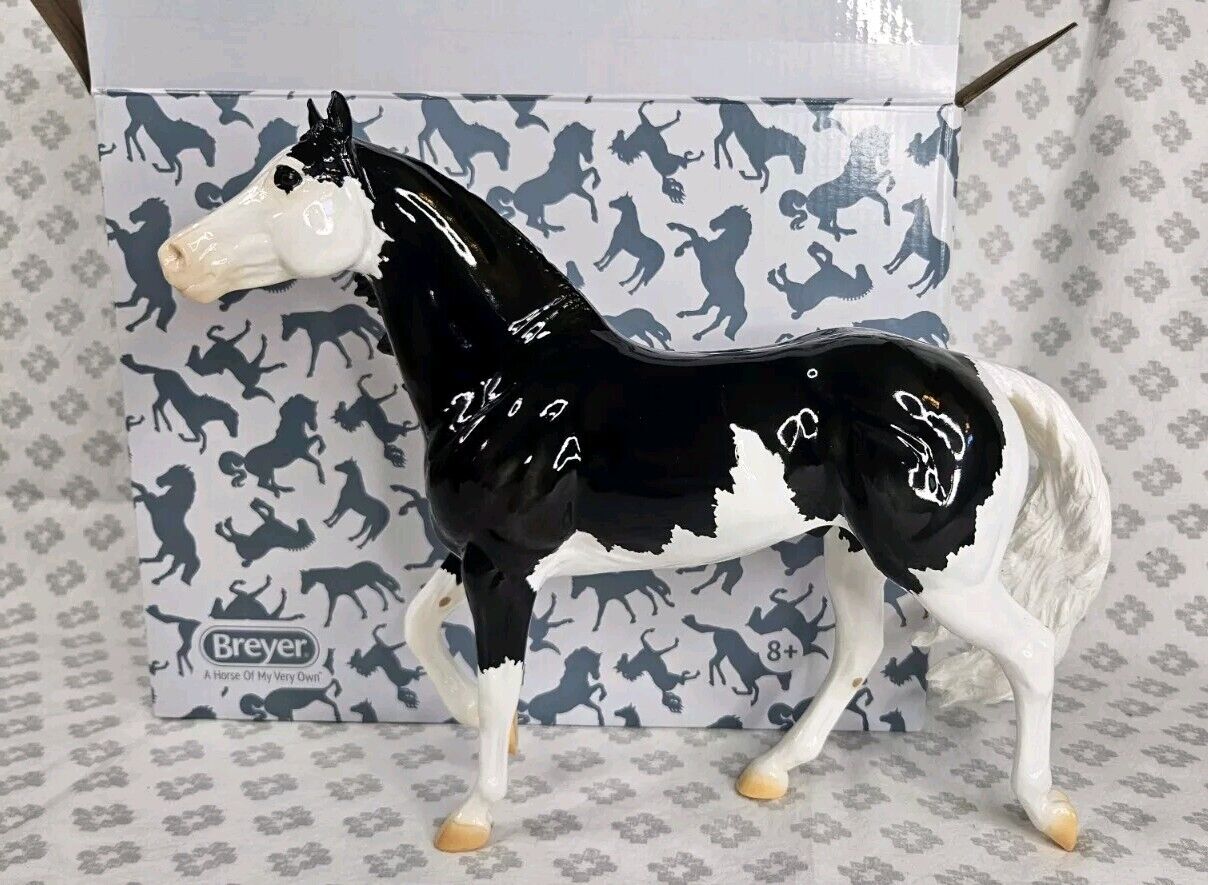 Breyer Horse Jota Collector’s Club 2023 Glossy Smart Chic Olena Mold Traditional