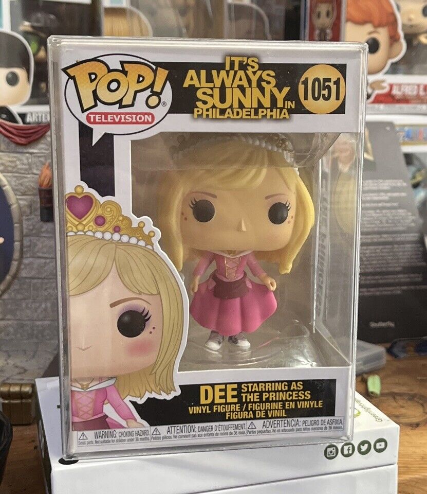 FUNKO Pop It’s Always Sunny in Philadelphia Dee as Princess 1051 W Protector