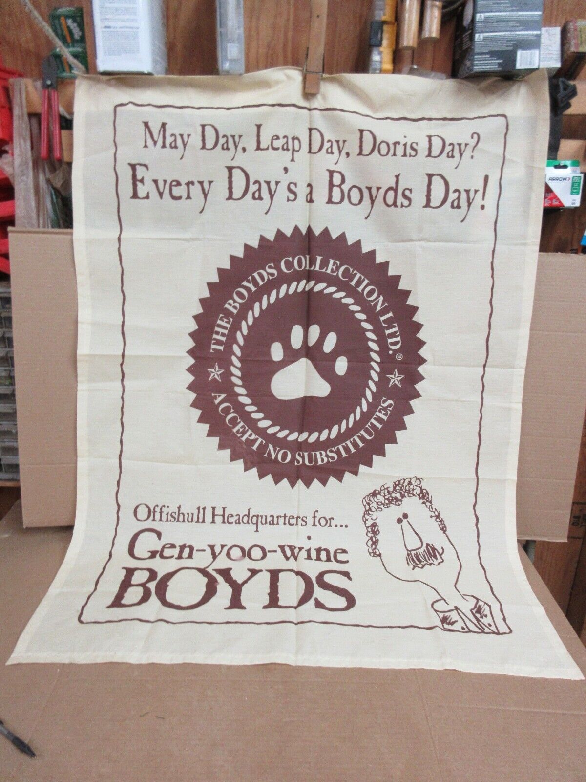 The Boyds Collection Cloth Banner Flag Wall Hanging Store Advertisement Box ZZ29