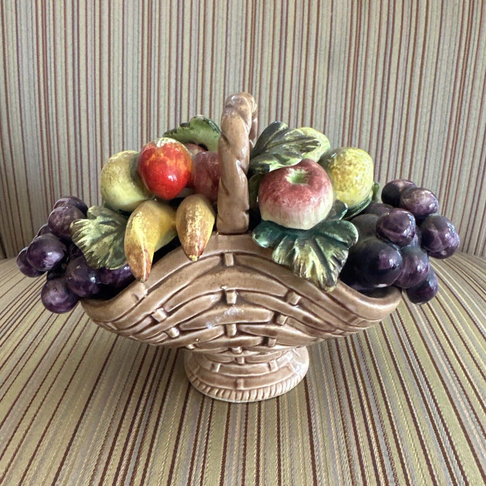 Vintage Majolica Style Fruit Basket Weave Pattern Chip On One Leaf .