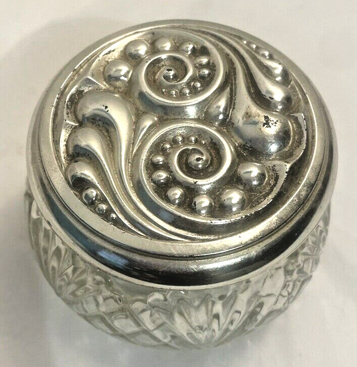 VTG Avon Cream Glass Jar Apothecary 5 oz Home Decorative Silver Lid**Empty