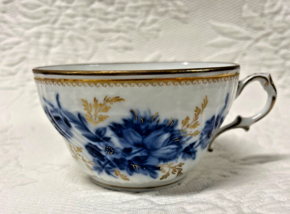 RARE Ginori 1735 Santa Margherita Tea Cup - Vecchio Ginori Shape STUNNING