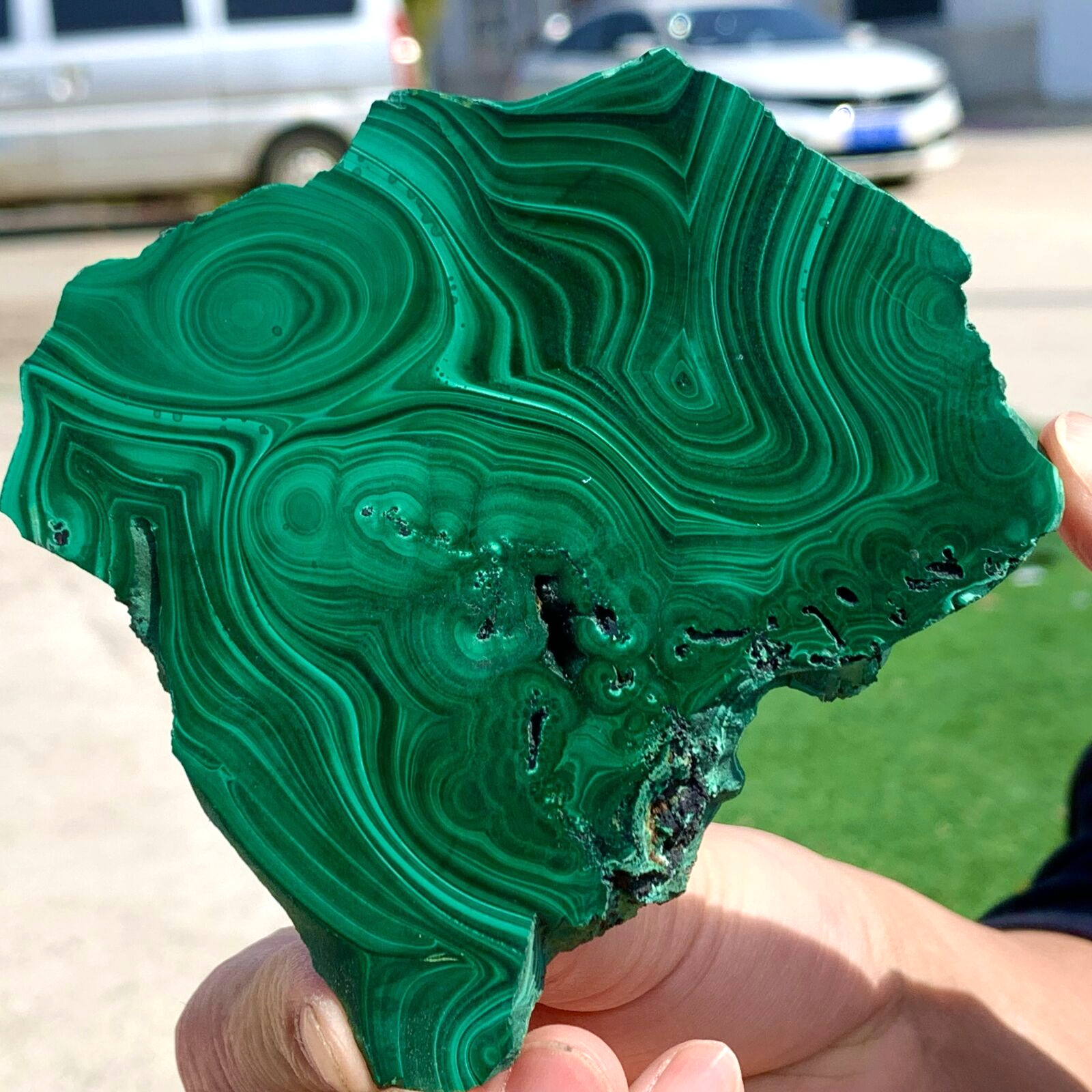 305G Natural glossy Malachite transparent cluster rough mineral sample